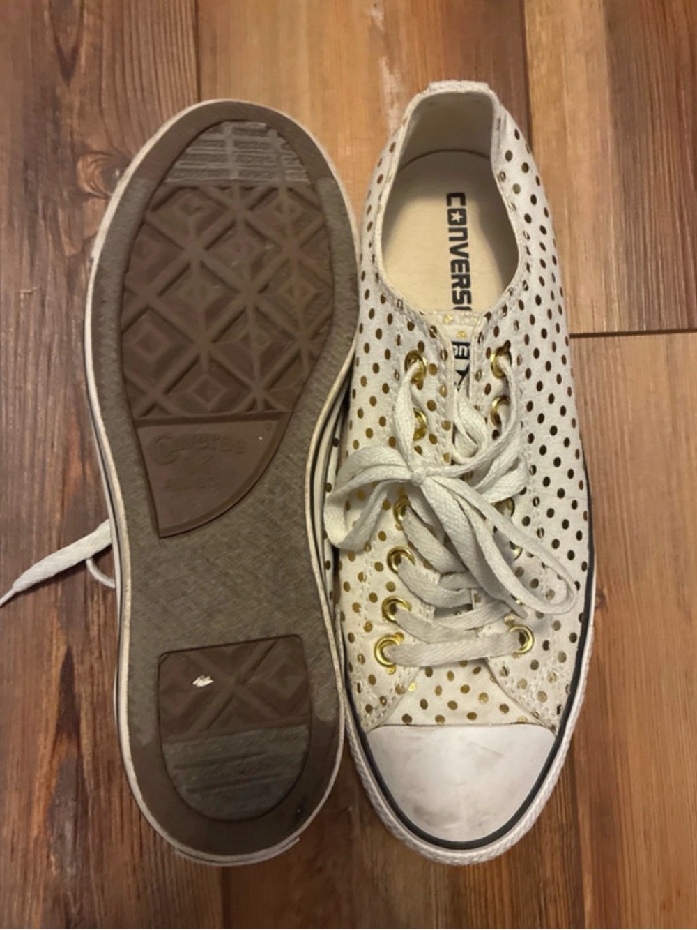 Converse Women’s Low Top Sneakers in White with Gold Polka Dots - Picture 3 of 4